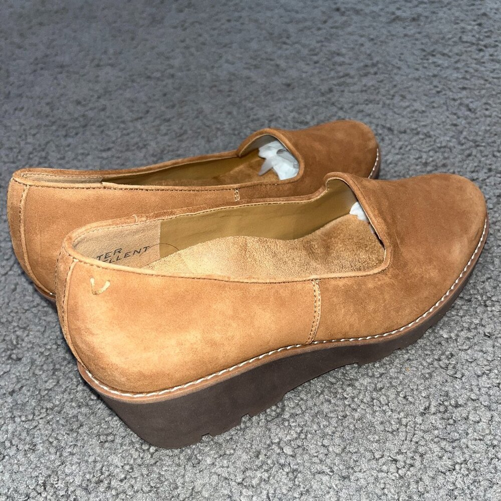 Vionic Willa Wedge - Toffee Suede - Euc - 9.5 - image 4